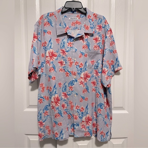 NWT Tommy Bahama
Cape Hibiscus Short Sleeve Woven Camp Shirt - Picture 3 of 5